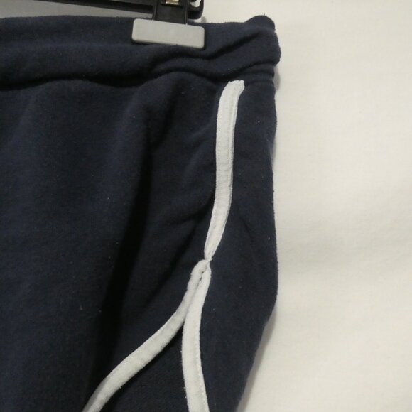 H&M - Divided - Basic | medium | Navy Blue Sweat Shorts With White Trim - Picture 5 of 14